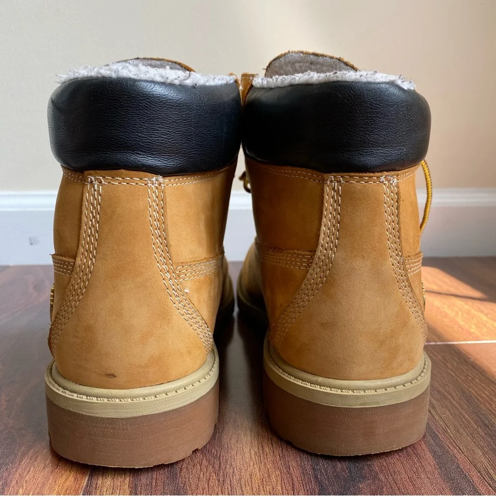 Timberland 6” Nubuck Wheat Shearling Faux Fur Classic Boots A42ZR A6698